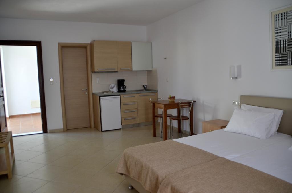 Alex Mike Appartement Agia Anna  Buitenkant foto