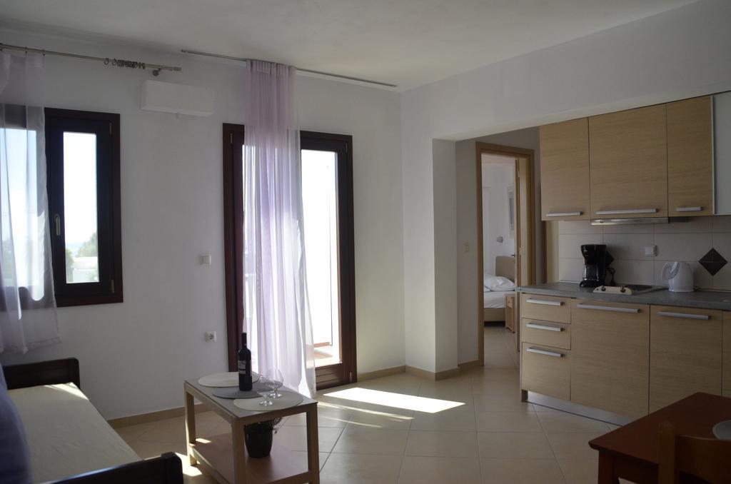 Alex Mike Appartement Agia Anna  Buitenkant foto