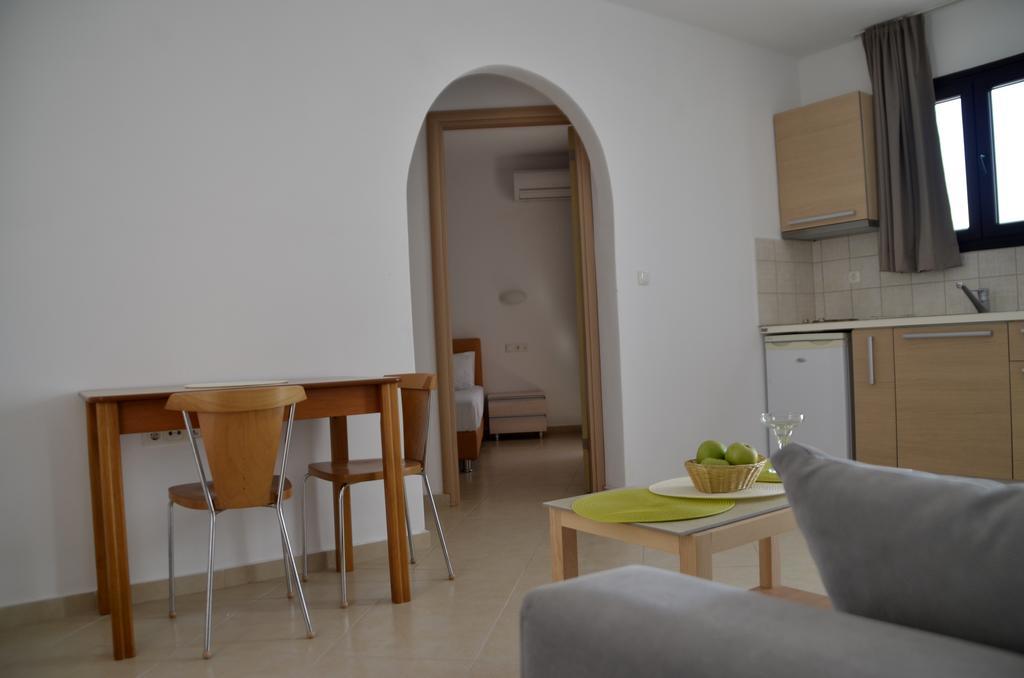Alex Mike Appartement Agia Anna  Buitenkant foto